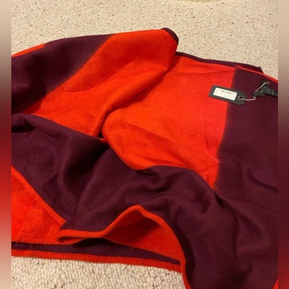 Brand new Rag & Bone Double Faced Wrap/Poncho, Reversible, 100% Merino Wool NWT - Picture 3 of 7